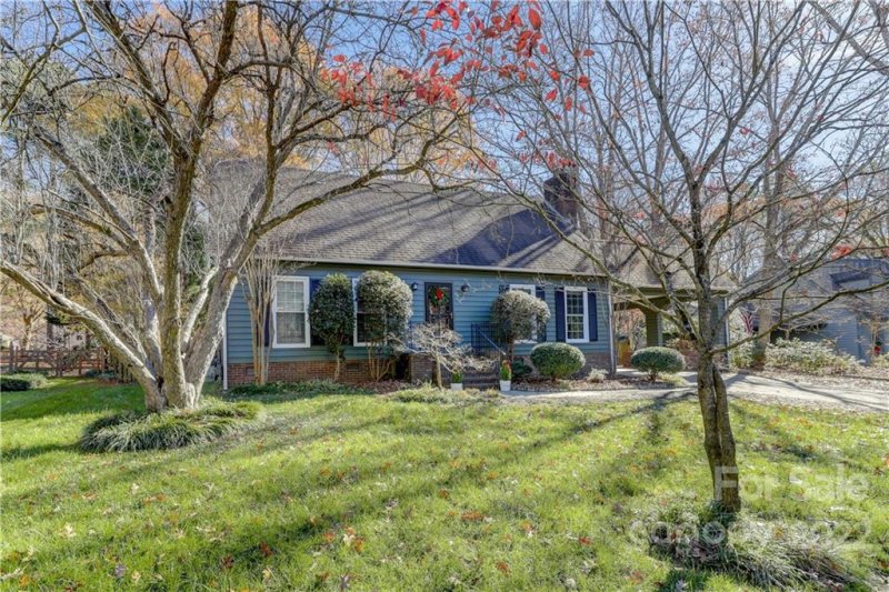 Property image 3 at 5924 Chapel Creek Court, Charlotte, NC 28226