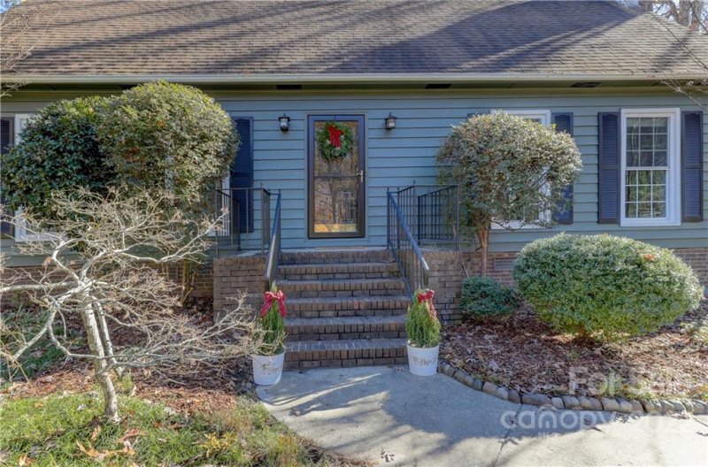 Property image 5 at 5924 Chapel Creek Court, Charlotte, NC 28226