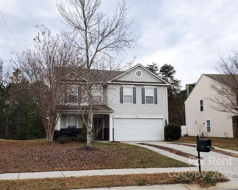 13926 Lawrence Farm Lane