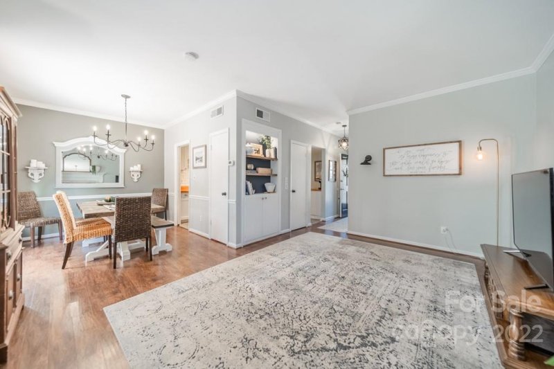 5913 Quail Hollow Road