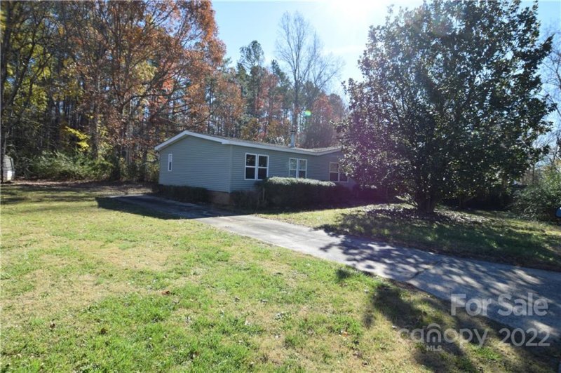 Property image 2 at 1022 Southwood Drive, Clover, SC 29710