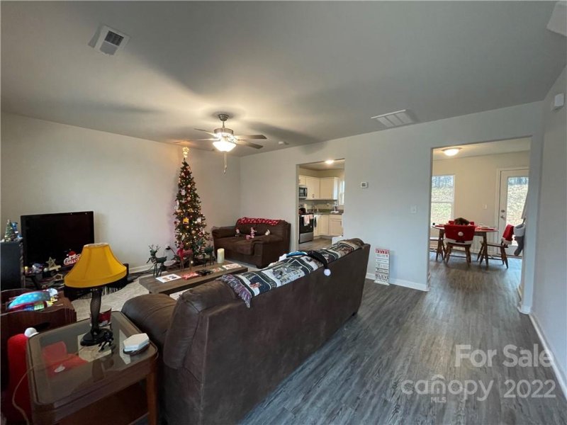 Property image 2 at 1676 Mayfair Drive, Conover, NC 28613