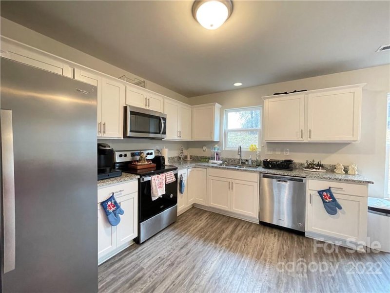 Property image 4 at 1676 Mayfair Drive, Conover, NC 28613