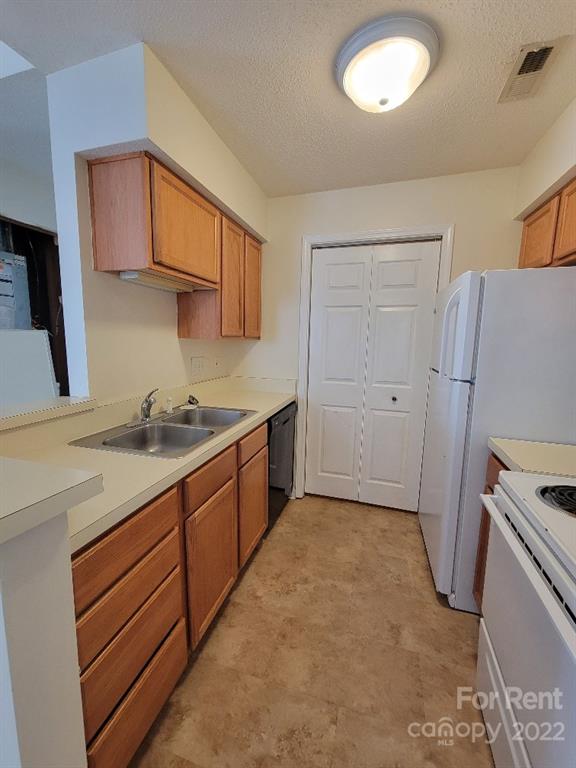 Property image 3 at 8119 Tremaine Court, Charlotte, NC 28227