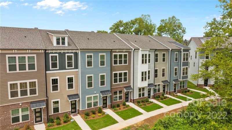 Property image 2 at 326 Simeon Drive, Charlotte, NC 28208