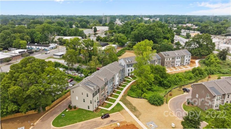 Property image 3 at 326 Simeon Drive, Charlotte, NC 28208