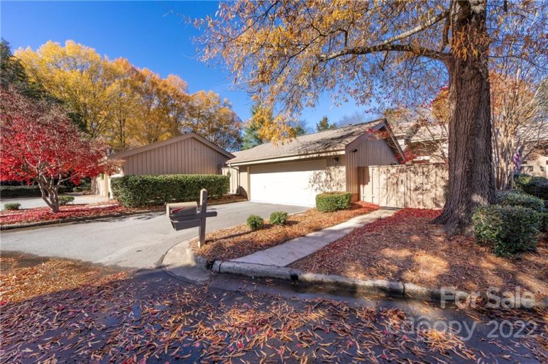 Property image 2 at 4920 Torrey Pines Court, Charlotte, NC 28226