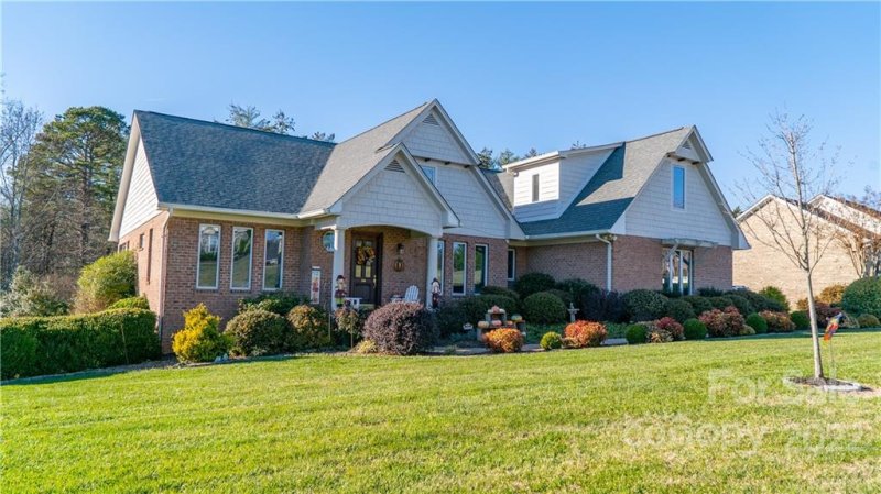 Property image 2 at 38 Par Drive, Granite Falls, NC 28630