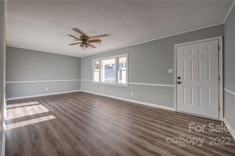 Property image 5 at 421 Ashebrook Park Road, Dallas, NC 28034