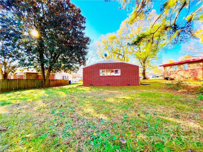 Property image 4 at 906 15th Street, Conover, NC 28613