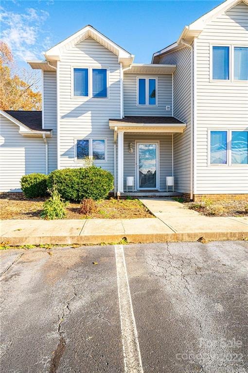 3284 White Oak Court