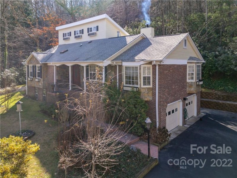 400 Hunters Glen Lane