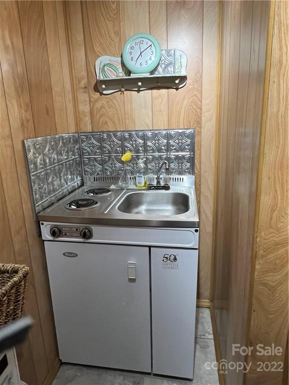 Property image 3 at 33 Larch Lane, Newland, NC 28657