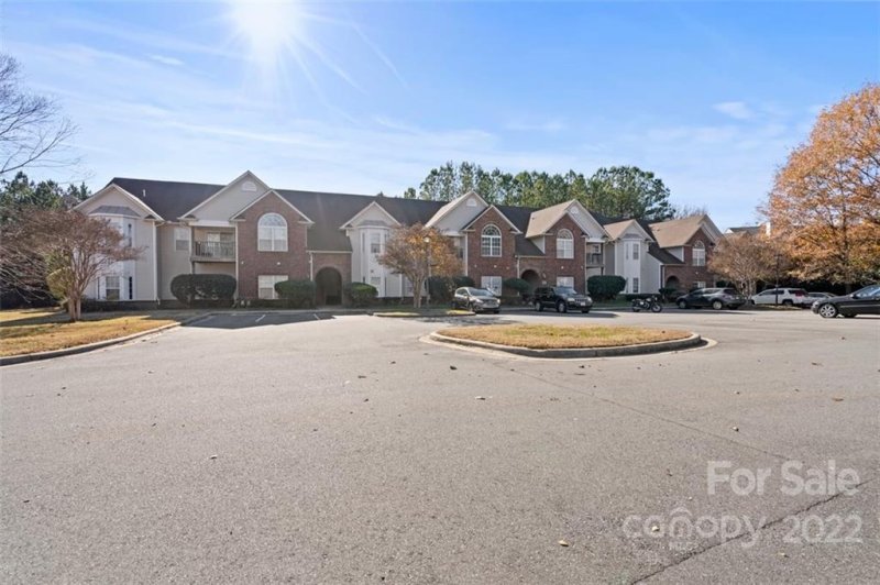 Property image 2 at 2554 Carya Pond Lane, Charlotte, NC 28212