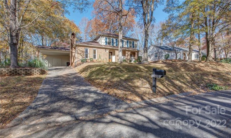 Property image 3 at 402 Ridgeway Drive, Belmont, NC 28012