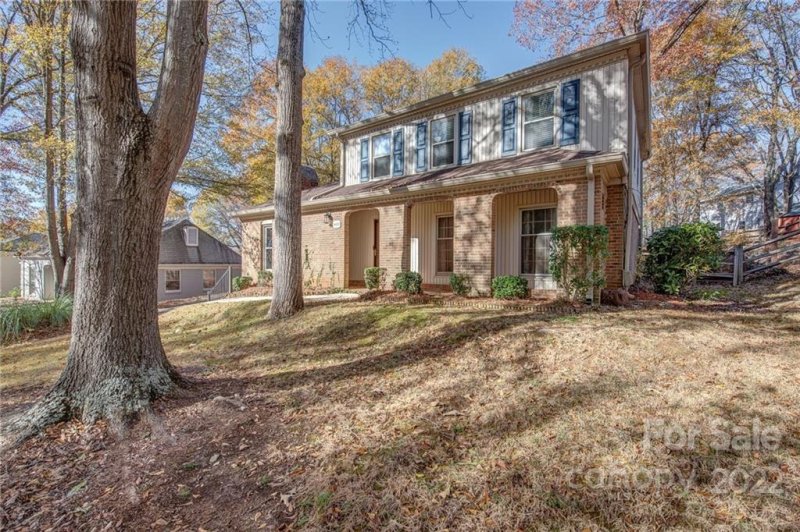 Property image 4 at 402 Ridgeway Drive, Belmont, NC 28012