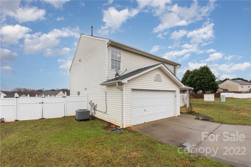 Property image 3 at 628 Overlook Road, Lowell, NC 28098