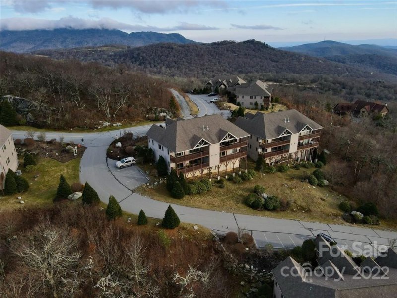 Property image 4 at 575 Craggy Point, Sugar Mountain, NC 28604