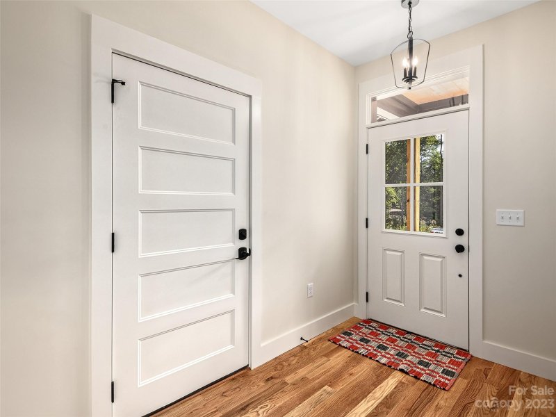 Property image 3 at 17 Ashe Park Circle, Asheville, NC 28806