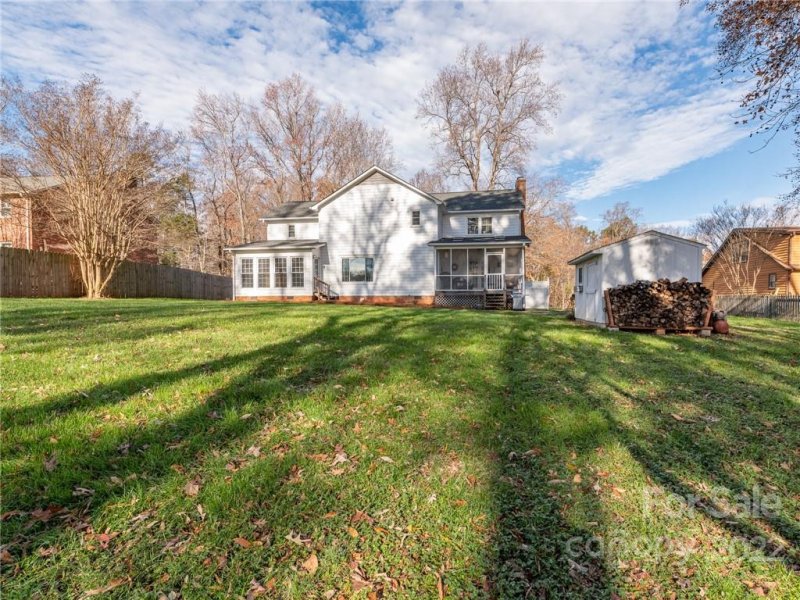 Property image 5 at 8901 Glencroft Road, Mint Hill, NC 28227