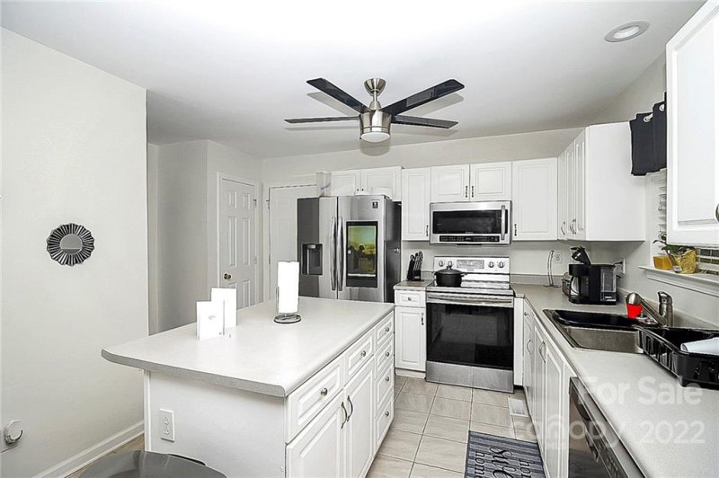 Property image 3 at 733 Yorkdale Drive, Charlotte, NC 28217