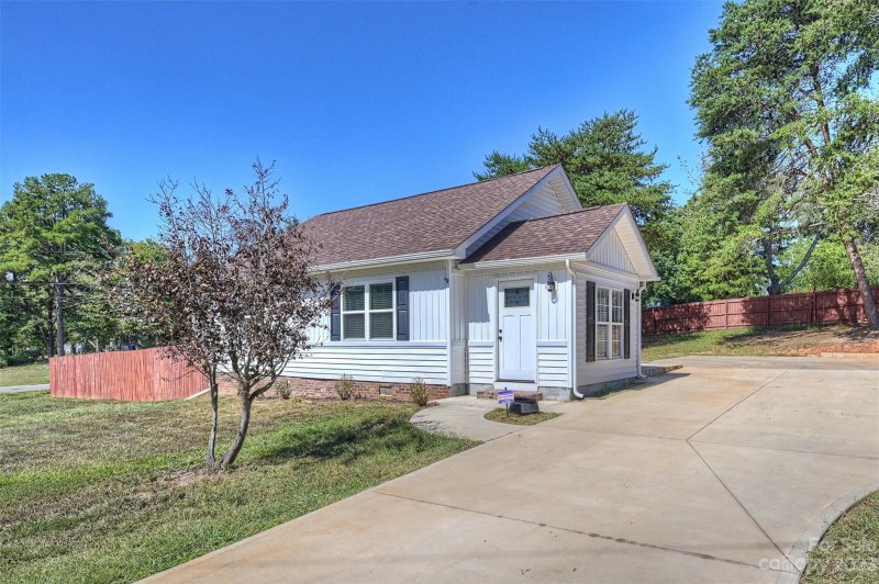 Property image 3 at 132 Bluewing Lane, Mooresville, NC 28117