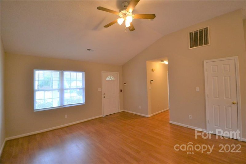Property image 5 at 504 Graham Meadow Drive, Charlotte, NC 28213