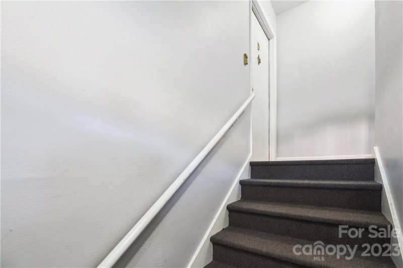 Property image 3 at 914 Mcalway Road, Charlotte, NC 28211