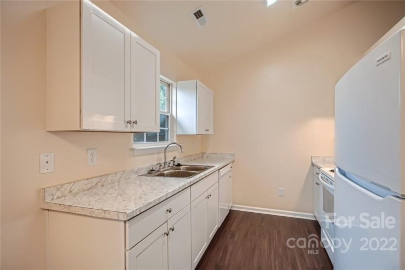 Property image 4 at 4620 Palm Breeze Lane, Charlotte, NC 28208