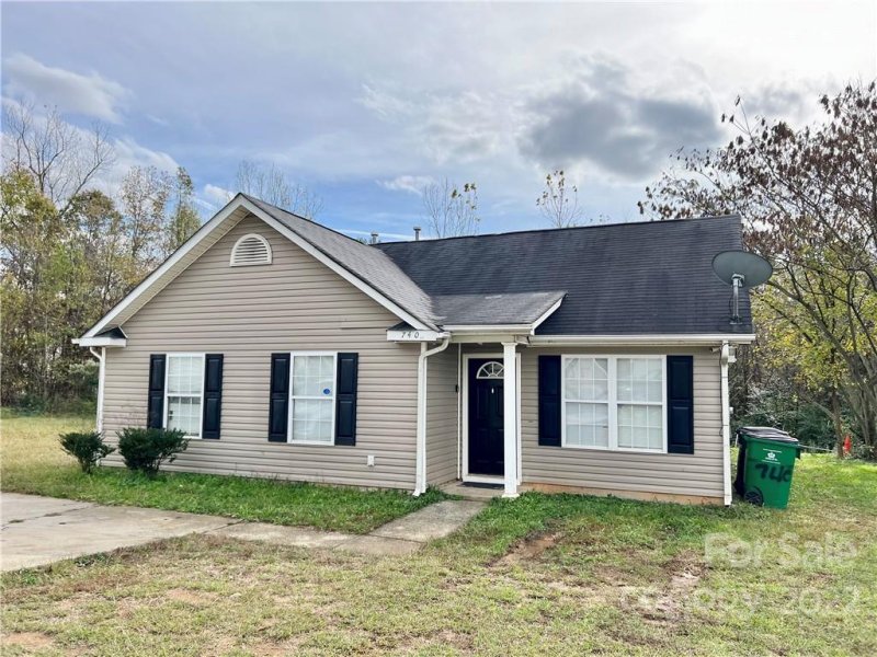 Property image 2 at 740 Mistral Way, Charlotte, NC 28208