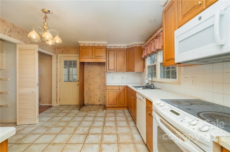 Property image 5 at 203 Kimrod Lane, Charlotte, NC 28270