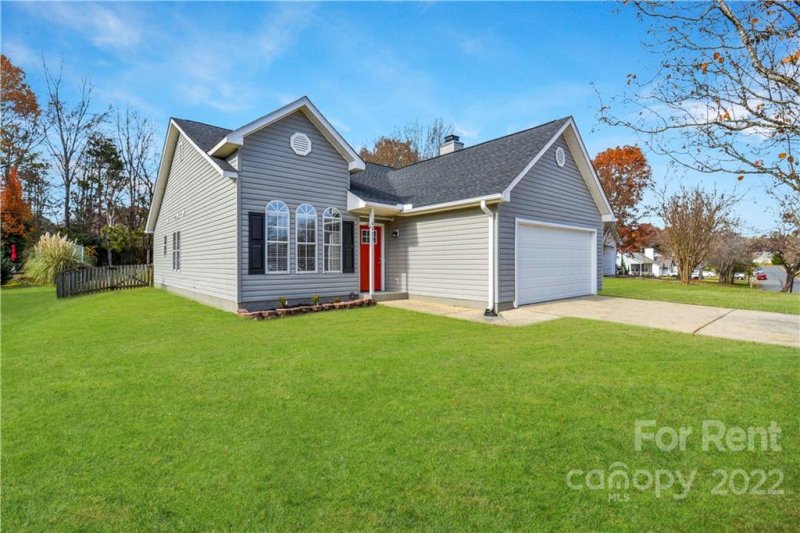 Property image 2 at 6223 Martin Lake Road, Charlotte, NC 28227