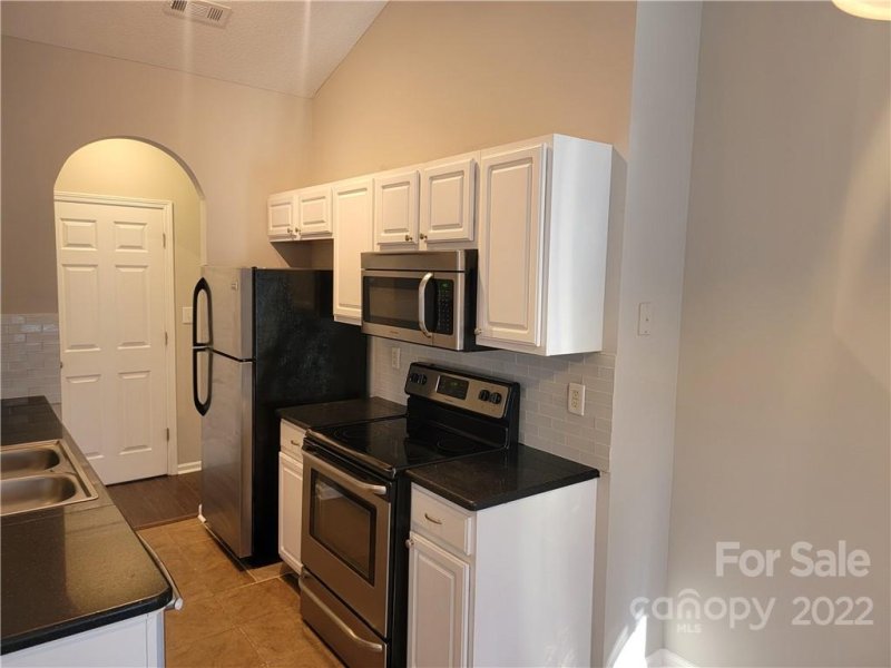 Property image 3 at 6338 Derryfield Drive, Charlotte, NC 28213