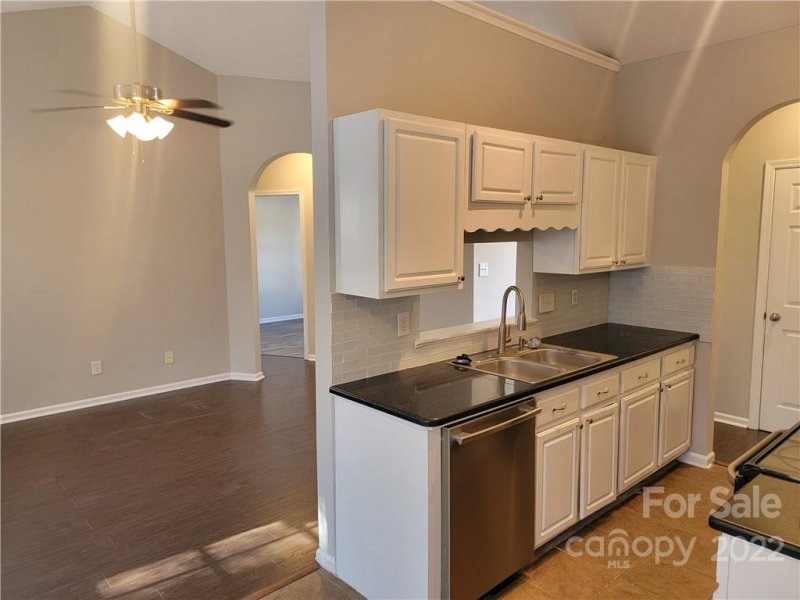 Property image 4 at 6338 Derryfield Drive, Charlotte, NC 28213