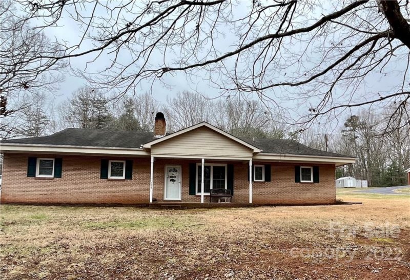 Property image 2 at 698 Park Circle, Lincolnton, NC 28092