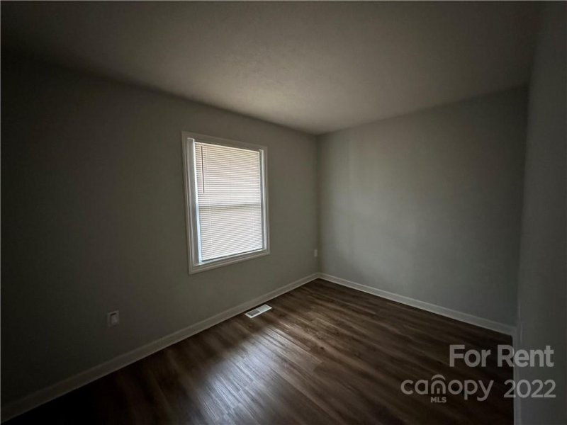 Property image 3 at 910 Canton Place, Charlotte, NC 28206