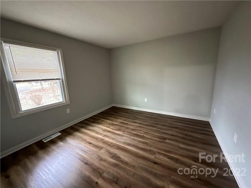 Property image 5 at 910 Canton Place, Charlotte, NC 28206