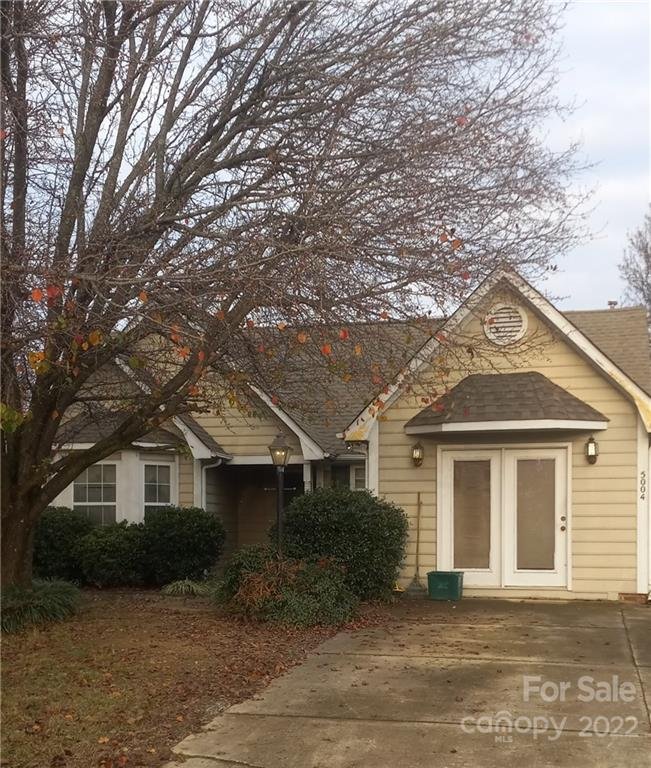 5004 Hunters Knoll Drive