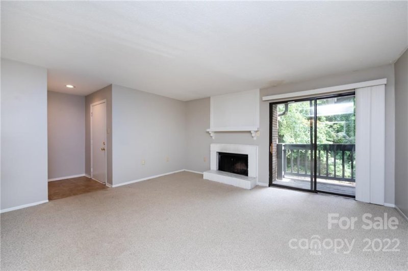 Property image 4 at 5024 Sardis Road, Charlotte, NC 28270