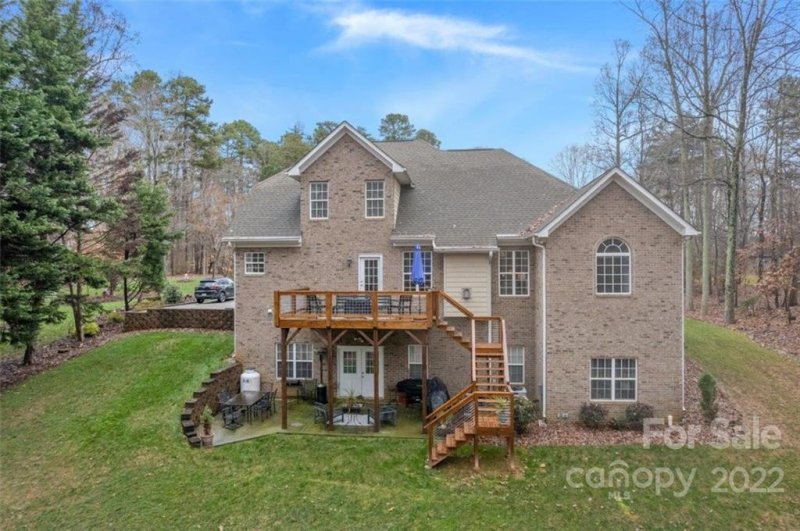 Property image 3 at 105 Barksdale Lane, Mooresville, NC 28117