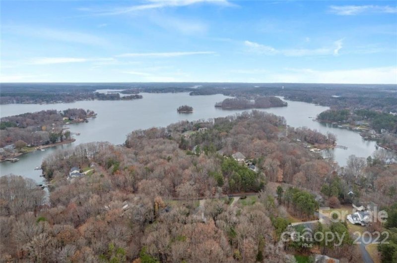 Property image 5 at 105 Barksdale Lane, Mooresville, NC 28117