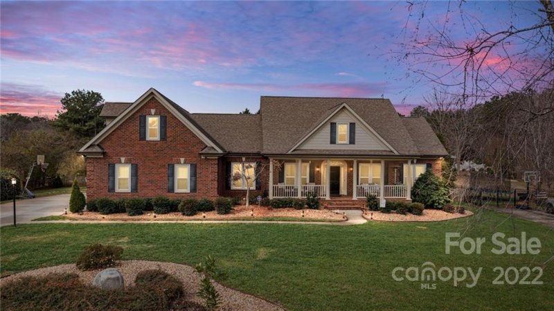 Property image 2 at 6016 Highview Road, Matthews, NC 28104