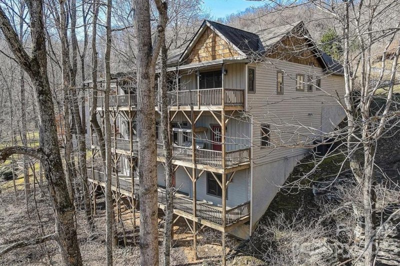 Property image 2 at 80 Constitution Avenue, Waynesville, NC 28785