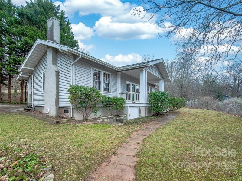 Property image 2 at 4 Parker Road, Asheville, NC 28803