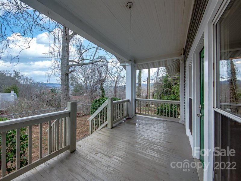 Property image 3 at 4 Parker Road, Asheville, NC 28803