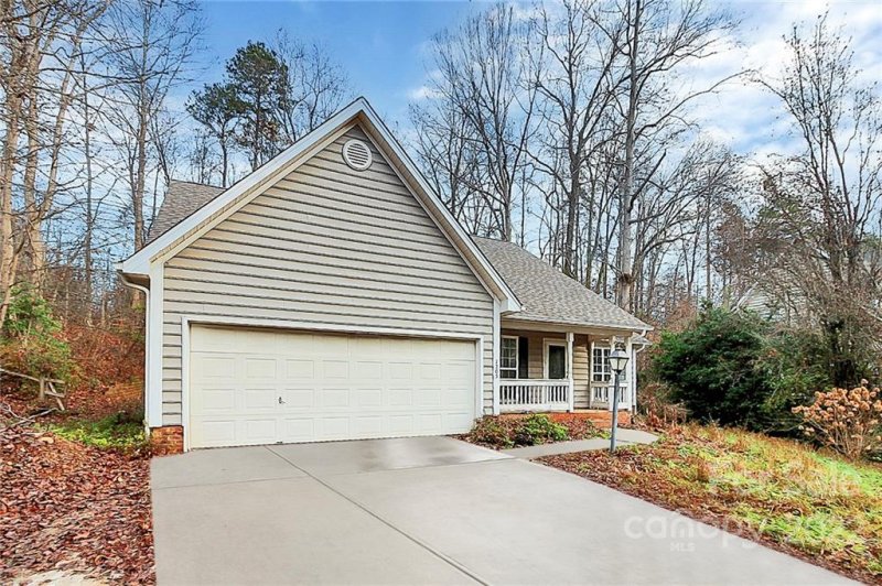 Property image 2 at 7205 Hunters Bluff Drive, Denver, NC 28037