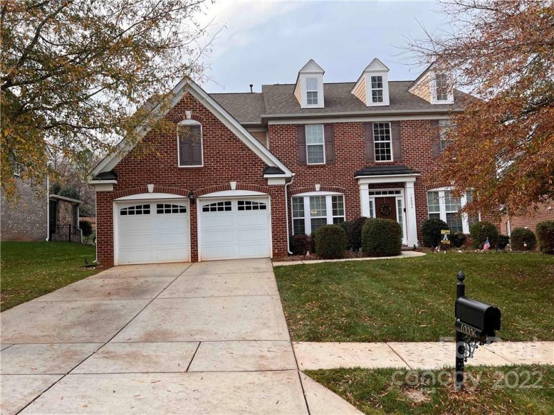 Property image 2 at 10006 Paxton Run Road, Charlotte, NC 28277