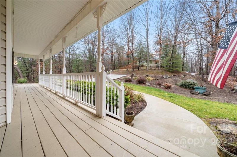 Property image 4 at 405 Rockmoor Way, Hendersonville, NC 28791