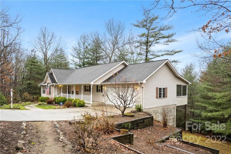 Property image 5 at 405 Rockmoor Way, Hendersonville, NC 28791