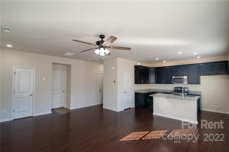 Property image 3 at 6526 Revolutionary Trail, Charlotte, NC 28217